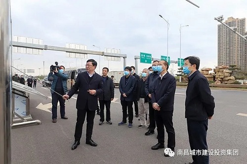 吳曉軍深入昌南大道快速路、洪都大道快速路項目現(xiàn)場調(diào)研指導