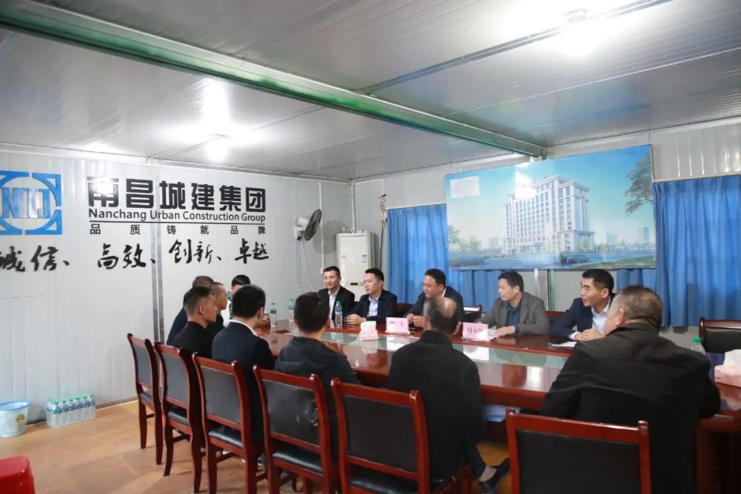 南昌城投集團(tuán)人武部開(kāi)展傳承軍人精神，做集團(tuán)建設(shè)發(fā)展的“排頭兵”座談會(huì)